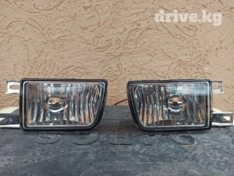 На гольф 3 противотуманные фары новые, и на пассат б3 боковые