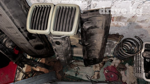 Продаются запчасти для BMW E30. Кузов Двери Стёкла Сидения Ремни
