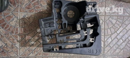 Продам под запаску крепление и под домкрат и балоный ключ крепление