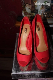 Туфли. б.у в отличном состоянии. почти не пользовались