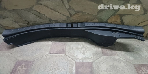 В наличии Запчасти на ТОЙОТА РАВ4: 1) Крышку панели багажника (бу