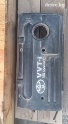 Крышка мотора от Тойота Авенсис 1.8