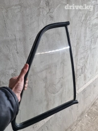 Форточка (задняя) на Golf 2. Есть левая сторона и правая. Резинки