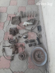 Хюндай солярис 2012. задние колодки. тормозной бачок. задний