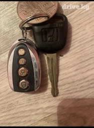 "Продаю оригинальный ключ и пульт от Honda Saber 1999 г.в., двигатель