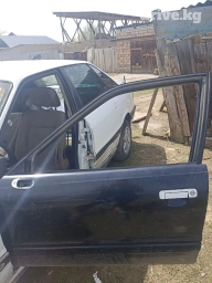 Продаю запчасти от ауди80 б3 каропка передач за 15000тысяч,двери левый