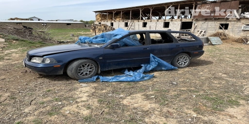 Продается Вольво V40 
на запчаст салон згарел под капотом все чисто