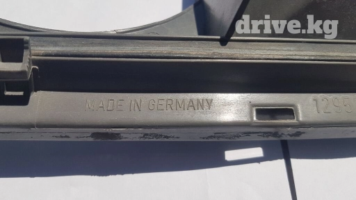 Рамка стекла (правый) мерседес 124. #с124# w124#s124 #mersedes