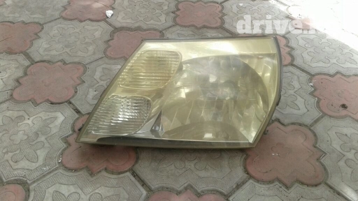 Продаю фара Тойота Гранд Хайс только фара стекло целое сзади ушки 2