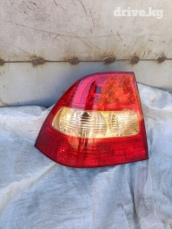 Продам задний левый габатный фонарь. Toyota Королла.2004г. Седан