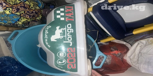 Продаю TAXI шашку все целое Жорго такси с проводами горит свет