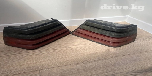 Новые Задние фары (китайские) на Мерседес 124