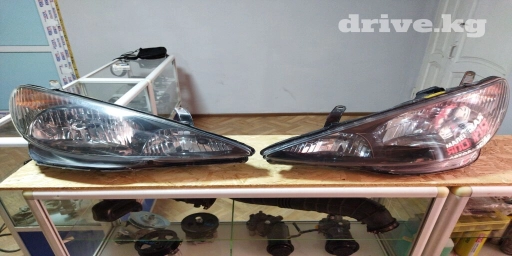 Комплект передних фар Toyota 2000 г., Б/у, Оригинал, Япония