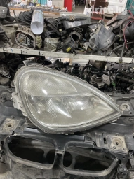 A168 Mercedes правая фара привозная из Германии в идеальном состоянии