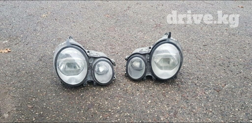 Передняя правая фара Mercedes-Benz