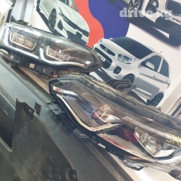 Комплект передних фар Samsung 2018 г., Б/у, Оригинал