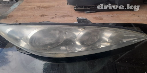 Комплект передних фар Toyota 2004 г., Б/у, Аналог