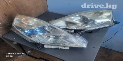 Комплект передних фар Nissan 2012 г., Оригинал, Япония