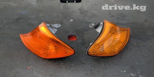 ” 	•	“Поворотники старый Ипсум 	•	“Задние поворотники Toyota Ipsum