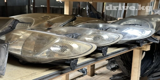 Комплект передних фар Mazda 2001 г., Б/у, Оригинал, Япония