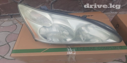 Передняя правая фара Lexus 2009 г.