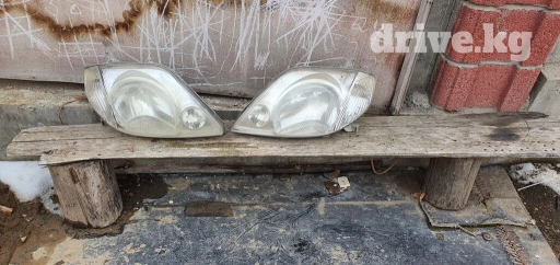 Комплект передних фар Toyota 2004 г., Б/у