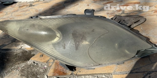 Передняя правая фара Toyota 2003 г., Б/у, Оригинал, Япония