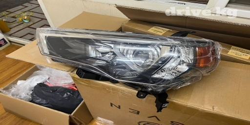 Комплект передних фар Toyota 2017 г., Новый, Аналог, Китай