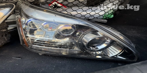 Комплект передних фар Lexus Б/у