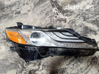 Передняя правая фара Toyota 2018 г., Б/у, Оригинал