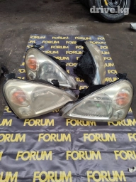 Комплект передних фар Toyota