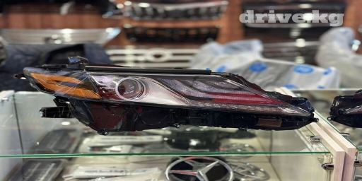 Комплект передних фар Toyota 2021 г., Новый, Аналог