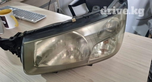 Передняя правая фара Subaru 2004 г., Б/у, Оригинал, Япония
