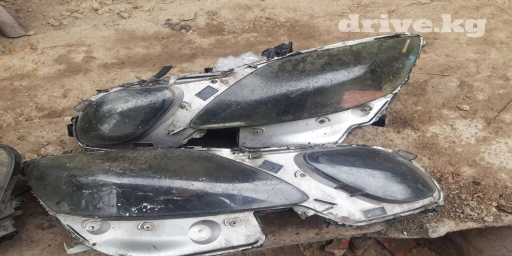 Комплект передних фар Lexus Б/у