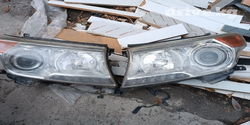 Комплект передних фар Toyota 2012 г., Б/у, Аналог