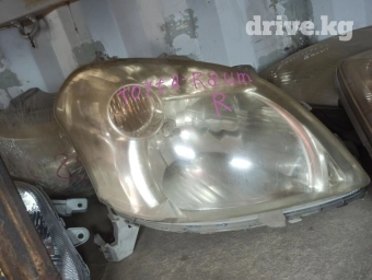 Передняя правая фара Toyota 2005 г., Б/у, Оригинал, Япония