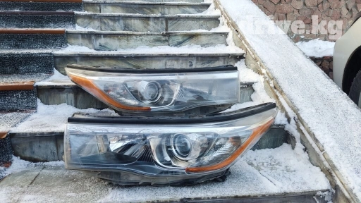 Комплект передних фар Toyota 2014 г., Б/у, Оригинал