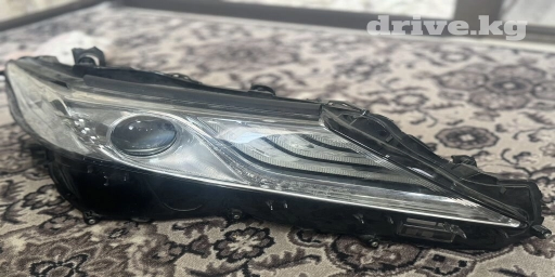 Передняя правая фара Toyota Б/у