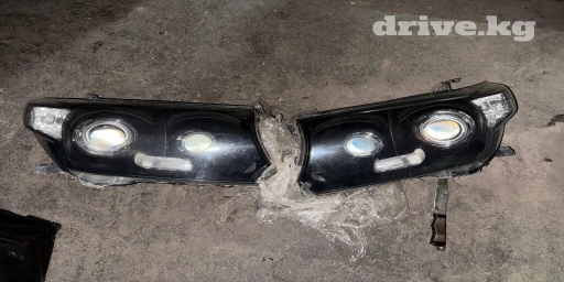 Toyota Land Cruiser 200 Крузак запчасти
фара 2 шт