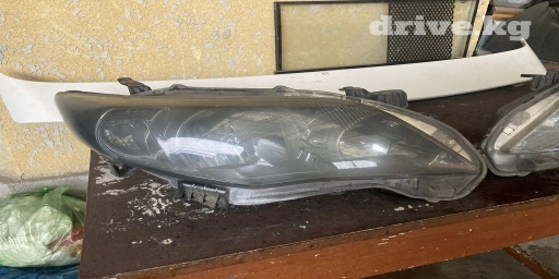 Передняя правая фара Toyota 2011 г., Б/у, Оригинал, ОАЭ