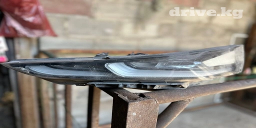 Передняя левая фара Hyundai 2022 г., Б/у, Оригинал