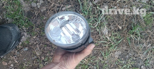 Левая противотуманная фара Toyota Б/у