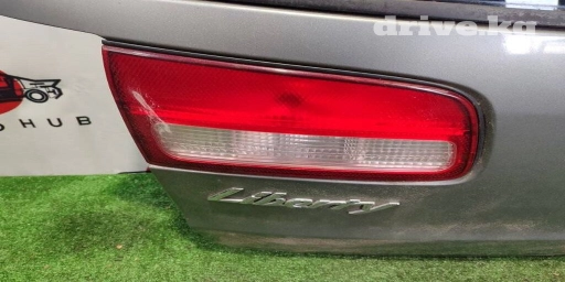 Задний левый стоп-сигнал Nissan