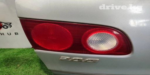 Задний левый стоп-сигнал Toyota