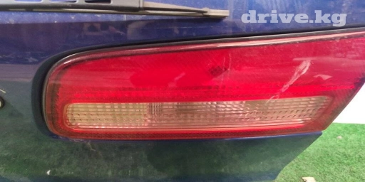 Задний правый стоп-сигнал Nissan