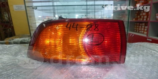 Задний плафон боковая часть есть правая и левая ipsum 98-00 цена за