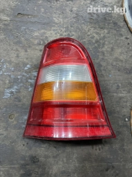 Задний левый стоп-сигнал Mercedes-Benz