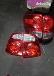 Секвоя 2006г. плафоны задние стопы оригинал Тойота сиквоя Toyota