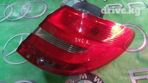 Задний правый стоп-сигнал Mercedes-Benz 2010 г., Б/у, Оригинал, Япония