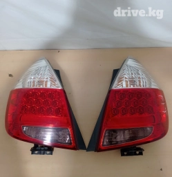 Комплект стоп-сигналов Toyota 2005 г., Б/у, Аналог, ОАЭ